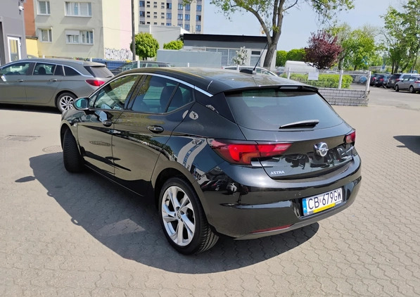 Opel Astra cena 54900 przebieg: 89320, rok produkcji 2017 z Cieszanów małe 211